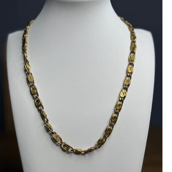 Vintage Gold Tone Link Chain. 17: Inches Long - Picture 1 of 3
